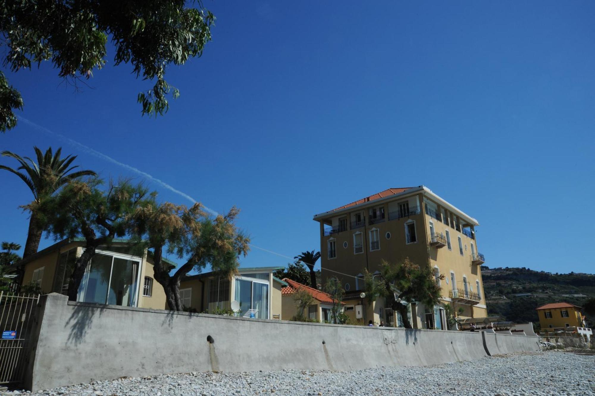 Casette In Riva Al Mare Ale E Manu Latte